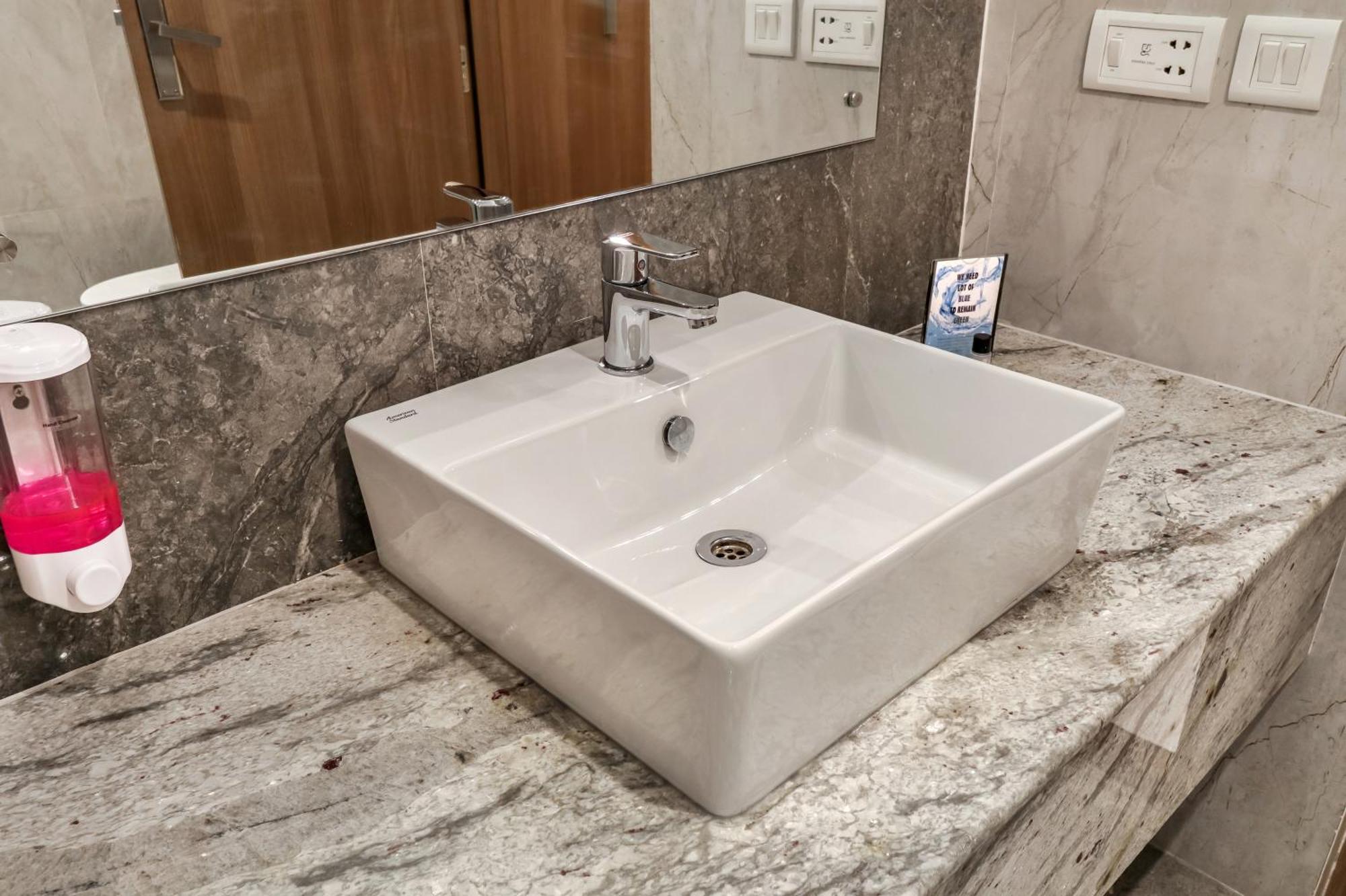 Starlit Suites Newtown كولكاتا المظهر الخارجي الصورة